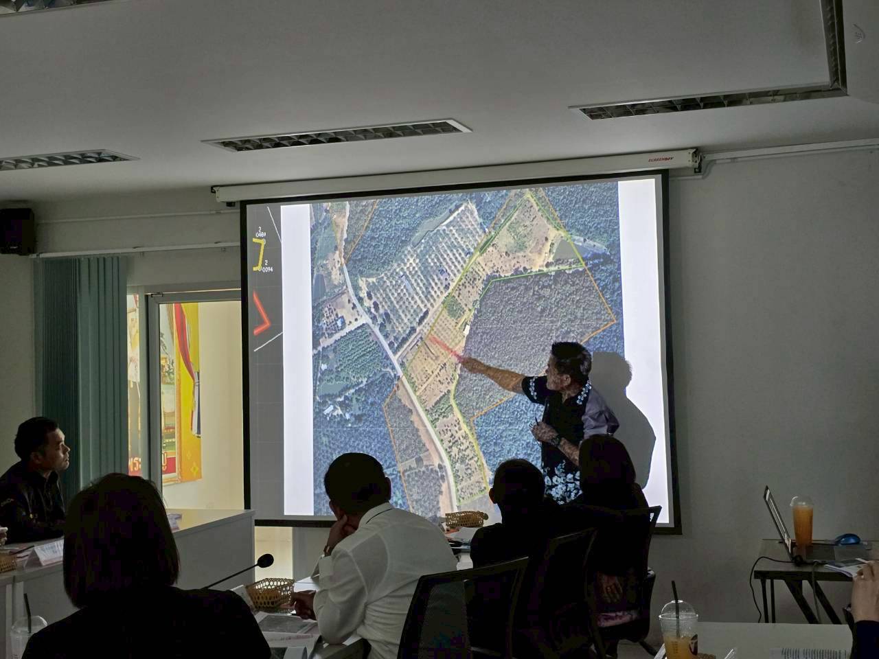 title - รองผู้ว่าราชการจังหวัดเพชรบุรี เป็นประธานการประชุมคณะกรรมการปฏิรูปที่ดินจังหวัดเพชรบุรี ครั้งที่ 1/2569 ณ ห้องประชุมสำนักงานการปฏิรูปที่ดินจังหวัดเพชรบุรี (ชั้น 2) โดยมี นางสาวยุพา ราชจินดา ปฏิรูปที่ดินจังหวัดเพชรบุรี กรรมการและเลขานุการรองผู้ว่าราชการจังหวัดเพชรบุรี เป็นประธานการประชุมคณะกรรมการปฏิรูปที่ดินจังหวัดเพชรบุรี ครั้งที่ 1/2569 ณ ห้องประชุมสำนักงานการปฏิรูปที่ดินจังหวัดเพชรบุรี (ชั้น 2) โดยมี นางสาวยุพา ราชจินดา ปฏิรูปที่ดินจังหวัดเพชรบุรี กรรมการและเลขานุการ